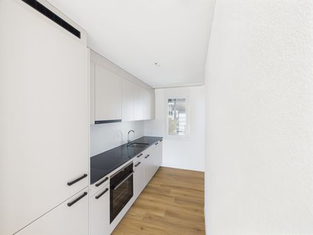 Renoviert 4.5-Zimmer-Maisonette-Wohnung in Eggersriet – 2 Terrassen! - Photo 4