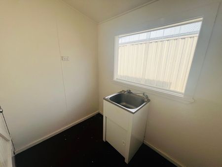 Cosy & Convenient Living in Central Albany - Photo 2