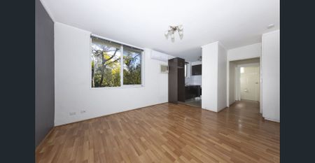 Neat 2 Bedroom Unit close to all amenities!!! - Photo 5