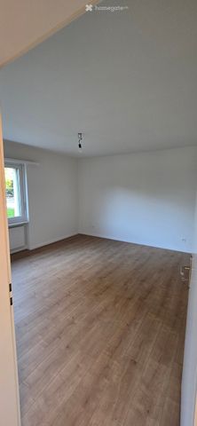 4.5 Zimmer EG Wohnung mit Terrasse, Einstellhallenplatz und zusätzlichen Hobbyraum - Photo 2
