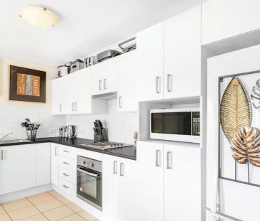 Low Maintenance - Photo 2