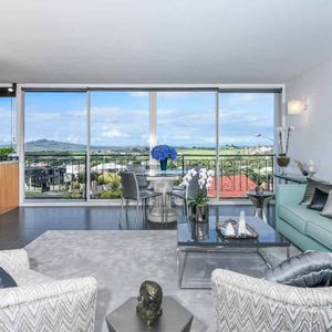 Penthouse Level - Photo 2