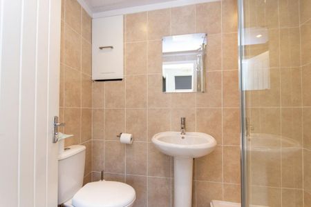 3 bedroom terraced house to rent - Photo 3