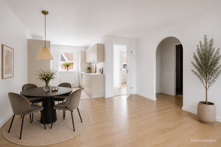 Moderniseret 1-plans rækkehus i Holluf Pile med egen have samt parkering. - Foto 2