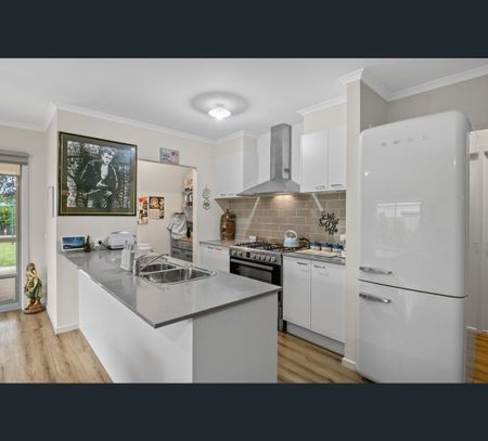 54 Eden Way, Maiden Gully, Vic 3551 - Photo 5