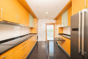 Apartamento T4 em Lisboa