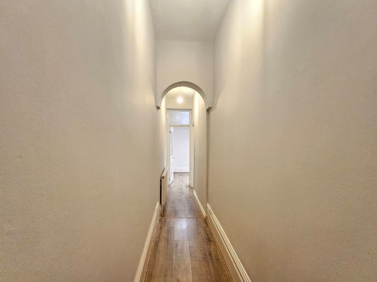 3 Bed Flat, Dean Road, NW2 - Photo 1