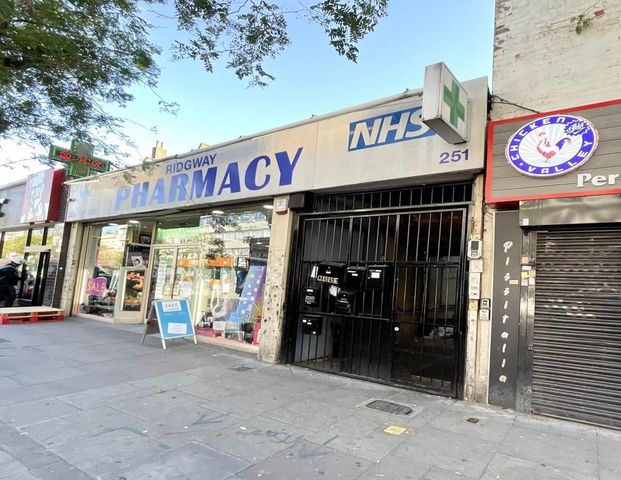 Studio to rent - Photo 1