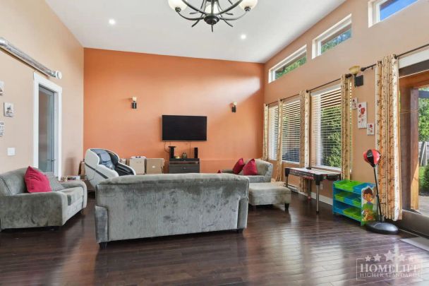 11860 75A Ave — Spacious 5-Bed Family Home in North Delta - Photo 1