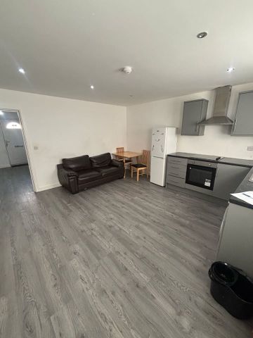 1 Bed Flat, Ashton Mount, LS8 - Photo 2