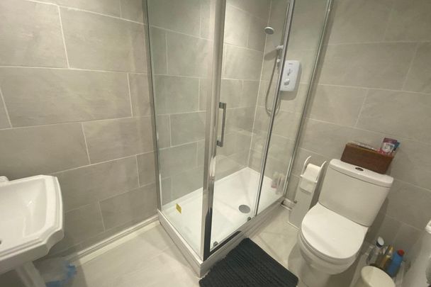 West Street, AXMINSTER - Photo 1