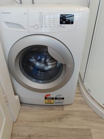 1 Bedroom Flat in Richmond - Photo 2
