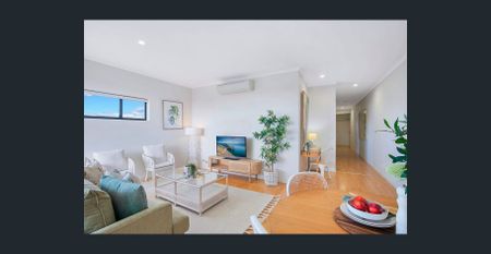 Modern Top-Floor Apartment with Stunning Views and Prime Location - Photo 5