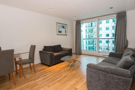 2 Bed Flat, St. George Wharf, SW8 - Photo 3