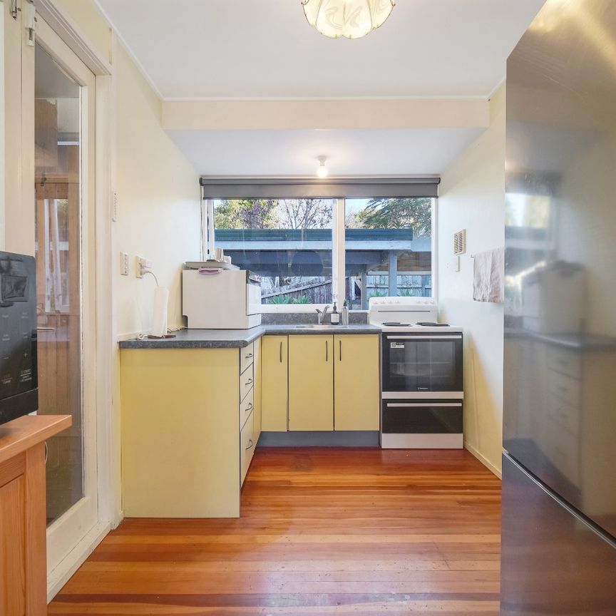 One Tree Hill 2 Bedroom Neat and Tidy - Photo 1