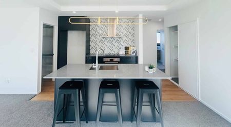 Modern family home in Hornby - Photo 2