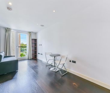 Studio to rent - Photo 2