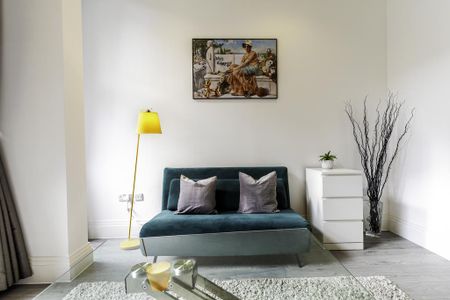 1 bedroom flat to rent - Photo 2