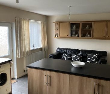 3 bedroom semi-detached house to rent - Photo 2