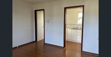 Low Maintenance Bedsitter in Central Macksville - Photo 2