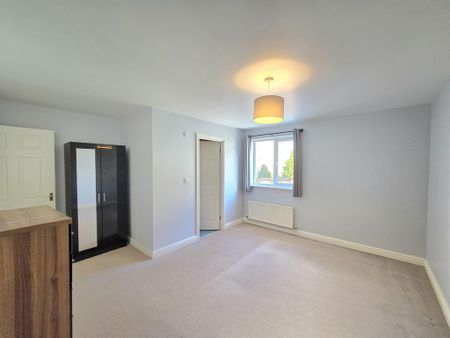 2 bedroom ground floor flat to rent - Photo 3