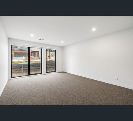 13 Penfolds Rise, Doncaster, Vic 3108 - Photo 2