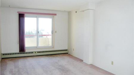 2 Bedroom Condo For Rent In University Heights - Photo 4
