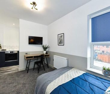 1 bedroom in a house share to rent - Photo 3