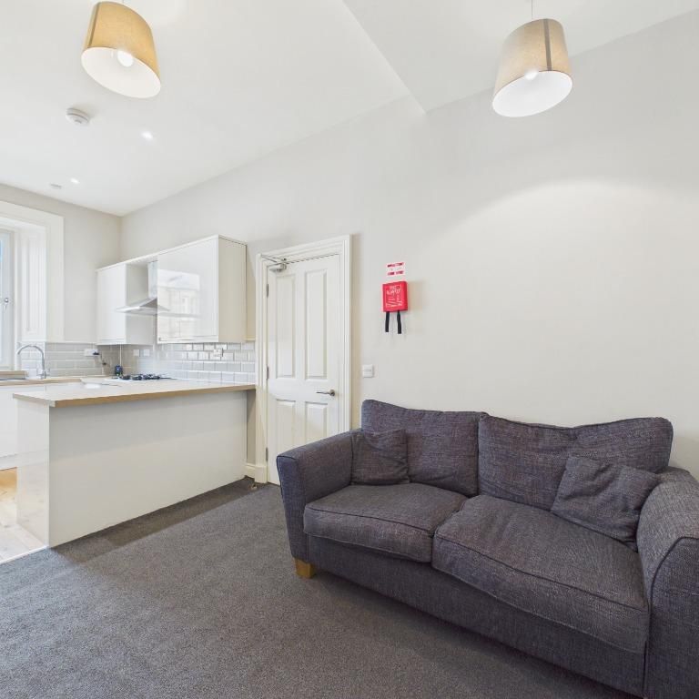 5 bedroom flat to rent - Photo 1