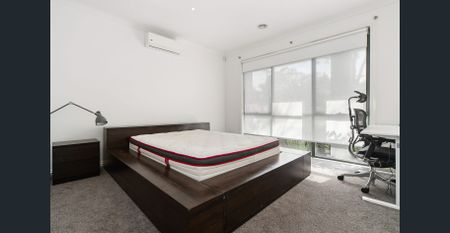 Recently Refreshed 3-Bed Haven – Easy Living with Gardening Included! - Photo 4
