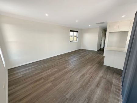 As new villa within a gated estate - Photo 2