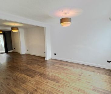 4 bedroom terraced house to rent - Photo 2