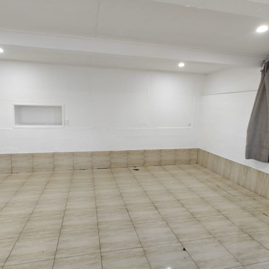 Property Management13A Aralia Road, Sunnynook - House for Rent - Photo 1