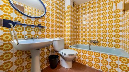 Calle Oriente, Valencia, Valencian Community 46006 - Photo 5