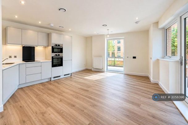 1 bedroom flat to rent - Photo 1