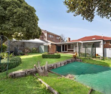 Comfortable Family Living in a Convenient Location - Photo 5