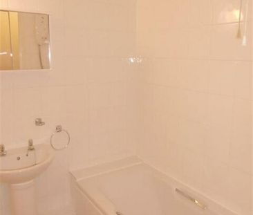 1 bedroom retirement property to rent - Photo 4