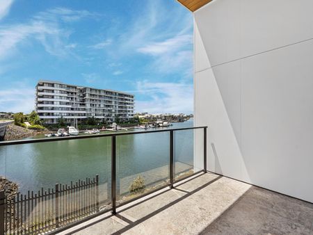 1 Bronte Circuit, Hope Island - Photo 5
