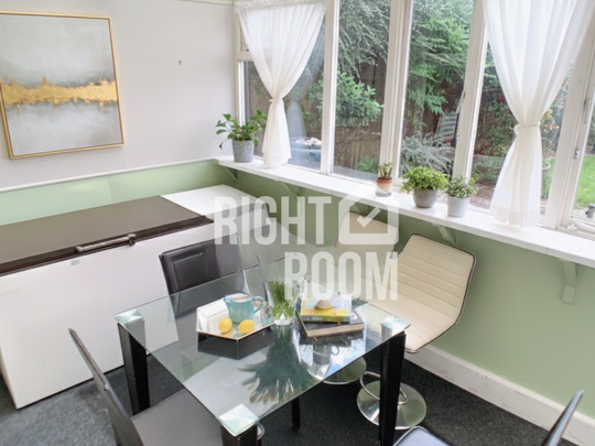 Room 5, Broadlands Road, Southampton SO17 - Photo 1