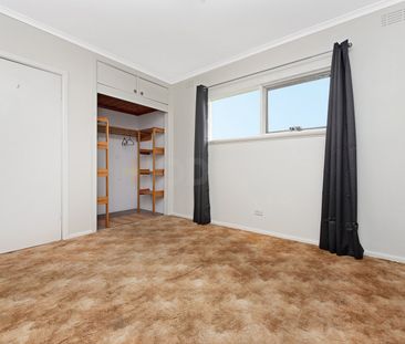 Spacious 4-Bedroom Home in Maribyrnong - Photo 1