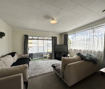 2 Bedroom Home in Upper Hutt - Photo 3