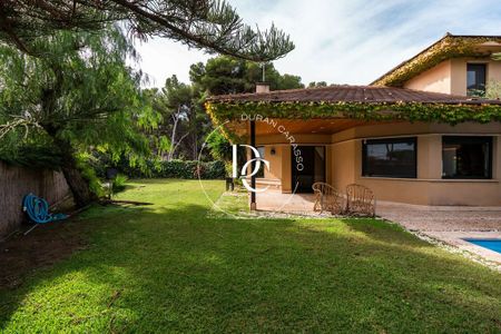 Luxury Villa for rent in Sitges, Catalonia - Photo 2