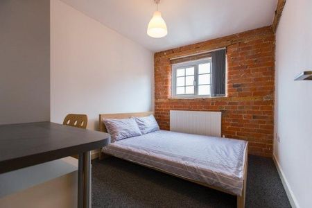 1 bedroom in a house share to rent - Photo 4