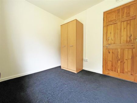 2 bedroom Maisonette to rent - Photo 2