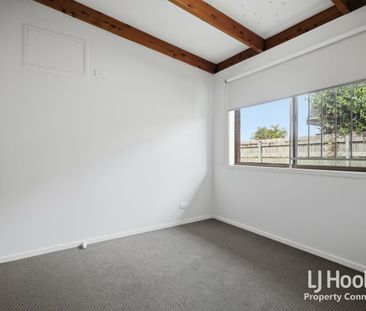 Spacious four bedroom home in convenient location - Photo 6