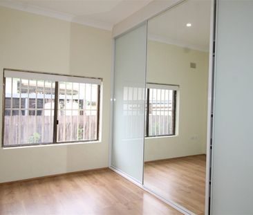 MODERN 3 BEDROOM FAMILY HOME - Photo 3