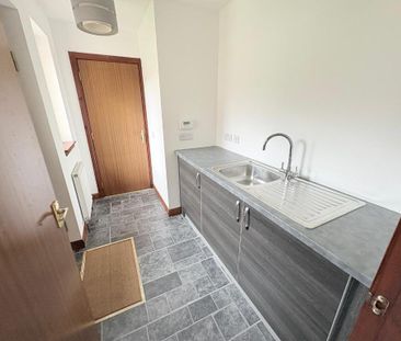 4 bedroom detached house to rent - Photo 4