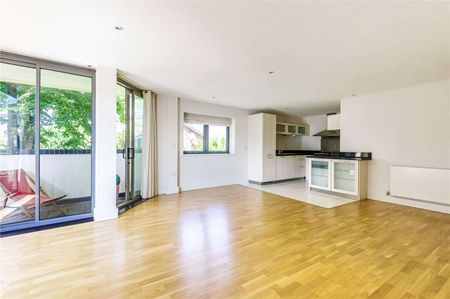 A contemporary style apartment set in the heart of Sevenoaks. - Photo 2