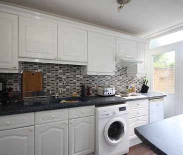 Byfleet, West Byfleet - Photo 2