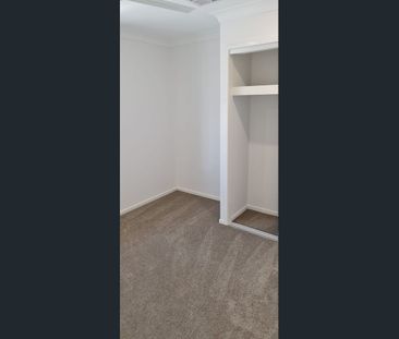 AVAILABLE 20/02/26 - 3 BED 2 BATH TOWNHOUSE WITH DUCTED AIR - Photo 1